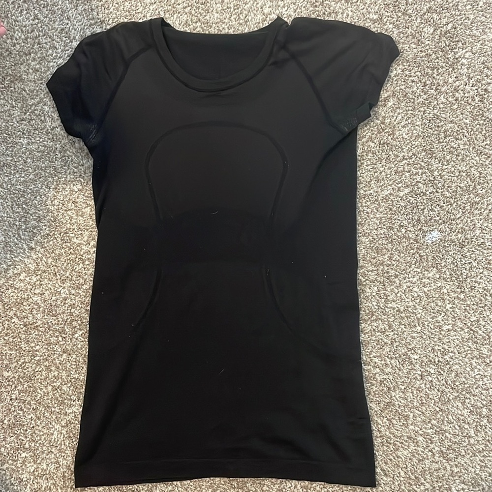 Black Lululemon Swiftley tech short sleeve shirt